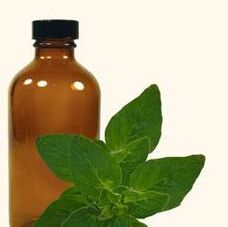 aliejus su natūraliais ingredientais skirtas pėdų grybeliui gydyti